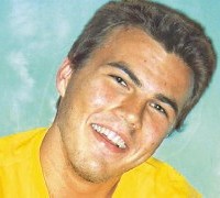 Ειδικοί φρουροί έδερναν αλύπητα πρωταθλητή κολύμβησης παρότι είχε πεθάνει!