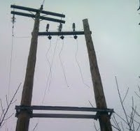 Διακοπές ρεύματος σε αρκετές περιοχές της Π.Ε. Κοζάνης – Ξεκόλλησε τμήμα στέγης στη Σιάτιστα!