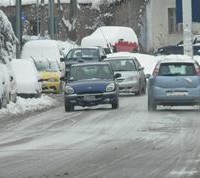 Βόλτα στους χιονισμένους δρόμους της Κοζάνης! Δείτε τα βίντεο…