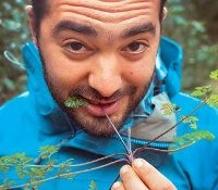 Νεαρός επιστήμονας μαζεύει χόρτα στα βουνά και τα μοσχοπουλάει στο εξωτερικό!