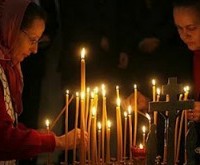 Η κρίση στρέφει τους Έλληνες στο Θεό