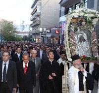Χιλιάδες κόσμου στη συγκινητική λιτανεία της εικόνας Παναγιάς της Ζιδανιώτισσας στην Κοζάνη!