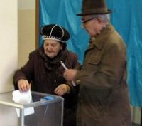 Η μαμά και ο μπαμπάς στην κάλπη!