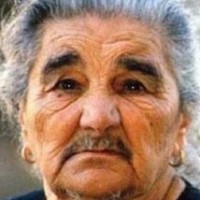 Η γιαγιά στην κάλπη!