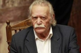 glezos_manolis2402121-300x225