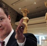 Κάμερον: Απειλεί να κλείσει τα σύνορα για τους Έλληνες – Ας διώξει πρώτα τις Καρυάτιδες!