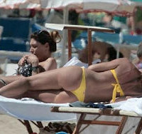 Μπανάκι μανάκι… Αναγνωρίζετε την βουλευτίνα;