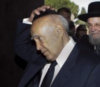 Παπούλιας: Πέρσυ παραιτήθηκε του μισθού του & φέτος ζητάει μείωση..!