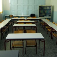Απίστευτο: Καθηγητής απείλησε αλλοδαπούς μαθητές ότι θα φέρει τη Χρυσή Αυγή να τους δείρει!