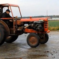 Το… πυραυλοκίνητο τρακτέρ που σαρώνει στο YouTube! Βίντεο