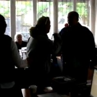 Συνδικαλιστής σε συναδέλφους του: Είστε γελοίες και γαϊδούρες θα φύγετε διά της βίας – Βίντεο