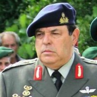 Ετοιμάζουν νέο κόμμα με αρχηγό τον στρατηγό Φράγκο ως «νέο Παπάγο»