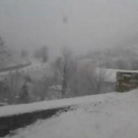 Καστοριά: Δίπλωσαν νταλίκες λόγω του χιονιά! Βίντεο