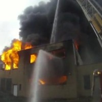 H φωτιά μέσα από τα μάτια ενός πυροσβέστη – Βίντεο