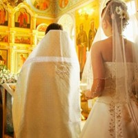 Η οικονομική κρίση «σκοτώνει» τον θρησκευτικό γάμο…