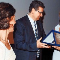 Μαύρες τρύπες για τις εξαδέλφες του Παπακωνσταντίνου και την σύζυγο του Γιάννου!