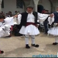 Ναύπακτος: Ακόμα μιλούν για τον μικρό χορευτή που έκλεψε την παράσταση! Βίντεο