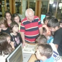 Ξενάγηση μικρών φίλων στη Βιβλιοθήκη Σιάτιστας