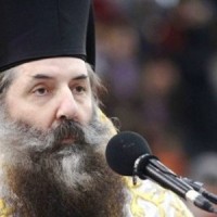 Μητροπολίτης Πειραιώς προς βουλευτές: «Αν ψηφίσετε το νόμο για τις Κυριακές θα σας απαγορεύσω την είσοδο στις εκκλησίες»