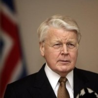 «Αφήσαμε τις τράπεζες να χρεωκοπήσουν και πετύχαμε» λέει ο πρόεδρος της Ισλανδίας…