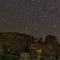 Αίσθηση στα διεθνή ΜΜΕ κάνει η φωτό της NASA με τα Μετέωρα και τα πεφταστέρια