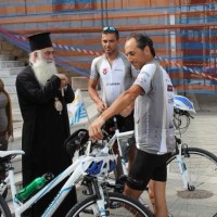 Οι Κύπριοι ποδηλάτες στο Βόιο – Παρέλαβαν τα τρόφιμα που συγκέντρωσαν οι κάτοικοι της περιοχής