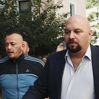 Σφαλιάρα και κλοτσιά από τον Κασιδιάρη σε εικονολήπτη και φωτογράφο