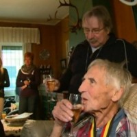 Γιόρτασε την ευθανασία του με πάρτι και σαμπάνια