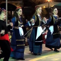 Όλα τα χορευτικά από τα Κρεβατάκια στην κεντρική πλατεία Κοζάνης! Δείτε το βίντεο