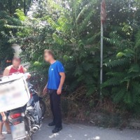 Τροχαίο ατύχημα λόγω κρυμμένου STOP από θάμνους στην Πτολεμαΐδα – Εγκληματική η αδιαφορία του Δήμου Εορδαίας