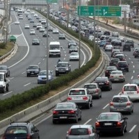 Απαλλάσσονται από την καταβολή τέλους αδείας τα αυτοκίνητα στα οποία τοποθετείται φυσικό αέριο ή υγραέριο