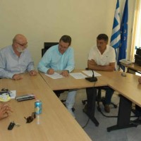 Τις συμβάσεις δύο έργων που αφορούν στην βελτίωση του εθνικού οδικού δικτύου σε Καστοριάς και Γρεβενά υπέγραψε ο Γιώργος Δακής