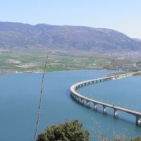 Ψάρευαν παράνομα στη λίμνη Πολυφύτου – 3 συλλήψεις από την Αστυνομία