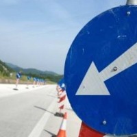 Εργασίες κατασκευής της κεντρικής νησίδας της οδού Ιωνίας