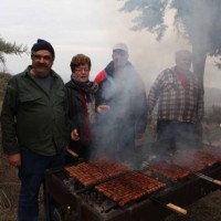 Το έθιμο της λουκανικοφαγίας στο Βελβεντό – Δείτε το φωτορεπορτάζ