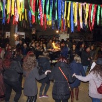 Με επιτυχία στέφτηκε το πρώτο άναμμα του φανού του συλλόγου «Η Κόζιανη» – Δείτε φωτογραφίες