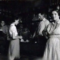 Η φωτογραφία της ημέρας: Δεκαετία του ’50 στο παλιό μαγαζί του Τσιώρα Χρώματα – Μπαχαρικά