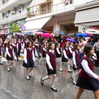 Με τι καιρό θα γίνουν οι παρελάσεις της 25ης Μαρτίου – Που θα ρίχνει… καρέκλες!