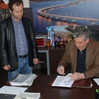 Υπογραφή συμβάσεων δύο έργων από τον Δήμαρχο Σερβίων – Βελβεντού Αθανάσιο Κοσματόπουλο