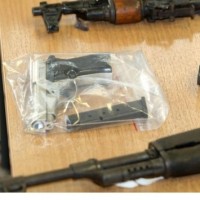 Έφοδος της Αντιτρομοκρατικής σε σπίτι με πολεμικά όπλα στην Πτολεμαΐδα!