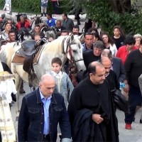 Βίντεο kozaniLife.gr: Πλήθος πιστών και καβαλάρηδων στη λιτανεία του Τιμίου Λειψάνου του Αγίου Νικάνορα στην Κοζάνη