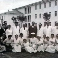 Η φωτογραφία της ημέρας: Tο πρώτο προσωπικό του Μαμάτσειου Νοσοκομείου στα εγκαίνια της λειτουργίας του το 1959!