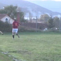 Απαράδεκτη προτροπή ποδοσφαιριστή σε αγώνα της ΕΠΣ Κοζάνης! Δείτε το βίντεο