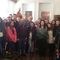 Χριστουγεννιάτικα κάλαντα στον Δήμαρχο Εορδαίας από το 2ο ΕΠΑΛ Πτολεμαΐδας