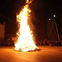 Πλημμύρισε από κόσμο η Σιάτιστα για την αναβίωση των Κλαδαριών – Δείτε φωτογραφίες