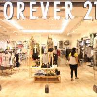 Είσοδο στην Ελλάδα προετοιμάζει αμερικανική αλυσίδα νεανικής προσιτής ένδυσης