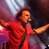 Χαιρετίσματα στην… εφορία! – Ο Παπακωνσταντίνου τραγούδησε στην Ξάνθη και πληρώθηκε… στη Βουλγαρία!