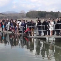 Βίντεο: Ο Καθαγιασμός των Υδάτων στην πλωτή εξέδρα του Ναυτικού Ομίλου Κοζάνης
