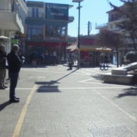 Άλλαξε αισθητά η εικόνα της κεντρικής πλατείας, των πεζόδρομων και των πεζοδρομίων της Πτολεμαΐδας – Δείτε φωτογραφίες