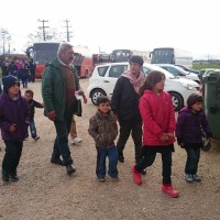 Γυναίκες της «Κίνηση Γυναικών Εορδαίας» γιορτάζουν στην Κοζάνη μαγειρεύοντας 900 μερίδες για τους πρόσφυγες!